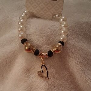 Chic Gold and Black Heart Charm Bracelet